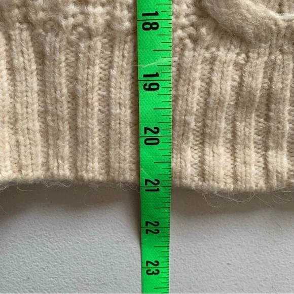 American Eagle Cream Cropped Cardigan Sweater Size Small Cable Knit NWT - Picture 14 of 15